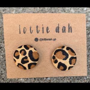 2/$15 🦋 Leopard print earrings  vintage handmade